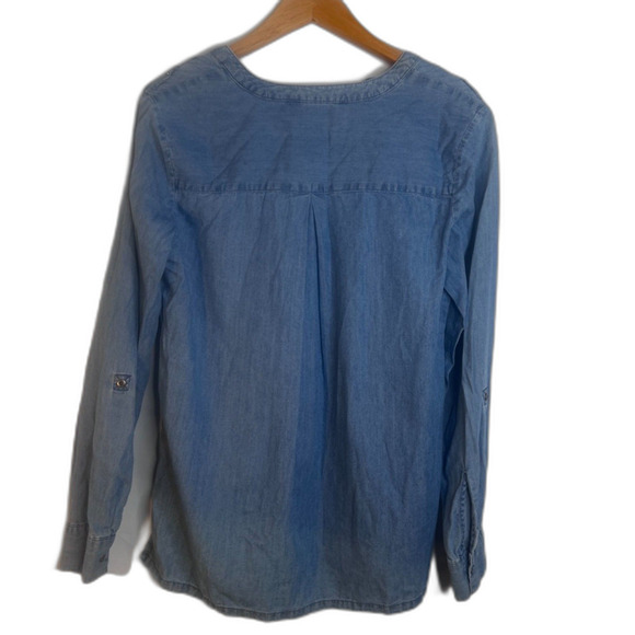 Bandolino Denim Vneck Cotton Blend Beaded Textured Shoulder Size Small Chambray - Picture 10 of 11